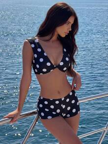 Bonvoyette Bộ đồ bơi 2 mảnh dành cho nữ, áo trễ vai hở lưng in chấm bi và quần short, đồ bơi thời trang thường ngày cho kỳ nghỉ biển. - Đen và trắng - Xem 12