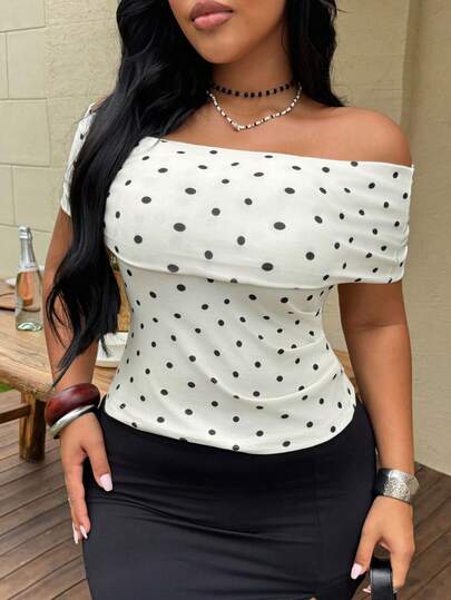 Dazy Plus Top corto sexy de alta elasticidad con estampado de lunares a la moda, camiseta ajustada de hombros descubiertos, talla grande, primavera/verano