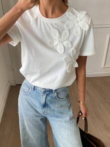 DAZY Women's Summer Round Neck 3D Floral Decor Cropped Casual T-Shirt - White - View 7