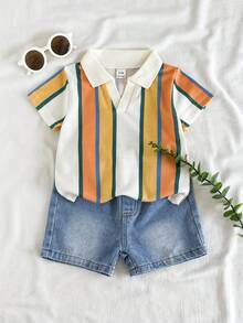 SHEIN Vintaside Kids Bộ đồ mùa hè đa năng cho bé trai gồm áo tay ngắn cổ bẻ phối cùng quần short denim bạc màu, thích hợp mặc hàng ngày, đi cắm trại cùng gia đình, ăn uống hoặc mua sắm. - Nhiều màu - Xem 4