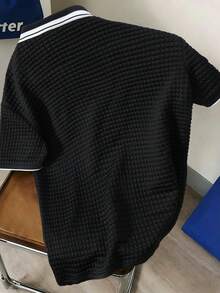 Manfinity Joysei Men's Knitted Jacquard Solid Color Textured 2-Button Collar & Cuff Ribbed Polo Shirt - Black - View 2