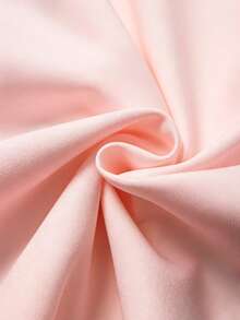 GlowEve CURVE Gaun Ukuran Besar Elegan dengan Dekorasi Kancing Blok Warna Hitam & Putih untuk Wanita - Berwarna merah muda - View 3