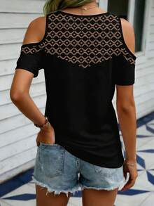 Patchwork Design Casual V-Neck Off-Shoulder Short Sleeve T-Shirt - Multicolor - View 2