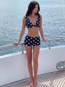 Bonvoyette Bộ đồ bơi 2 mảnh dành cho nữ, áo trễ vai hở lưng in chấm bi và quần short, đồ bơi thời trang thường ngày cho kỳ nghỉ biển. - Đen và trắng - Xem 11