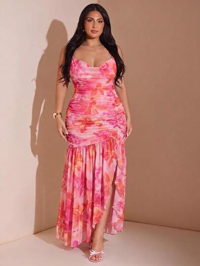 SHEIN BAE Đầm cami xếp tầng họa tiết hoa dành cho nữ cỡ lớn, thanh lịch.