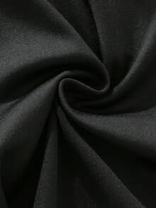SHEIN Bộ 2 món đồ thể thao tay ngắn và quần short rộng rãi, thoải mái cho trẻ em/bé trai, thích hợp cho mùa xuân/hè, họa tiết in hình cổ điển, cá tính: hình chú dơi hoạt hình dễ thương, logo Batarang đặc trưng. - Đen và trắng - Xem 7
