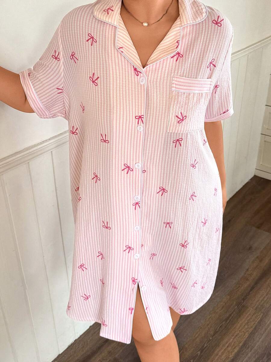 Napfluff CURVE Napfluff CURVE Áo ngủ cardigan tay ngắn màu hồng sọc có họa tiết, thắt nơ, cỡ lớn dành cho nữ. - Hồng - Xem 1