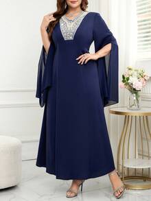 SHEIN Clasi Đầm cỡ lớn màu xanh hải quân đính ngọc trai và đá quý, phần eo được trang trí bằng đá. - Màu xanh hải quân - Xem 7