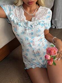 Pijama de mono con cuello de cordón y adorno de encaje con estampado floral azul - Blanco - Ver 5