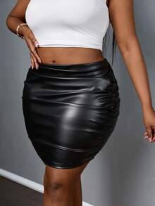 SHEIN PETITE CURVE Plus Size Women Solid Color High Waist Pleated PU Leather Bodycon Mini Skirt - Black - View 3
