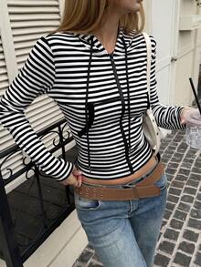 DAZY Áo khoác hoodie kẻ sọc dáng thường ngày dành cho nữ, trang phục thể thao vừa vặn cho mùa xuân. - Đen và trắng - Xem 6