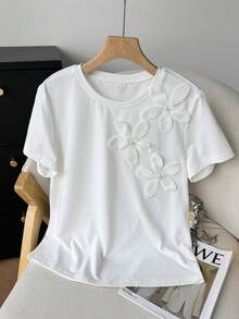 DAZY Women's Summer Round Neck 3D Floral Decor Cropped Casual T-Shirt - White - View 9