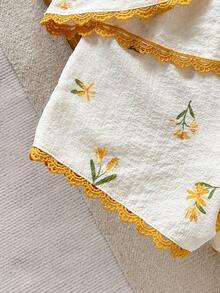 Cozy Pixies Baby Girl Floral Print Contrast Trim Sleeveless Top And Elastic Waist Shorts 2-Piece Set - Yellow - View 3