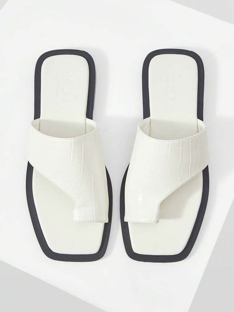 WOMEN SHOES NEW FASHIONABLE FRENCH STONE PATTERN SET TOE FLAT BOTTOM SQUARE HEAD SANDALS, VERSATILE, COMFORTABLE AND LIGHT, ONE PEDAL RESORT STYLE, HIGH SENSE FAIRY STYLE ELEGANT TEMPERAMENT SANDALS