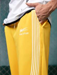 EVRINFINITE Pantalones largos casuales con cordón, estampado de rayas y parches con letras para hombre, para rave - Amarillo - Ver 6