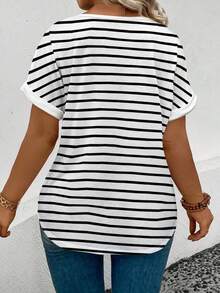 EMERY ROSE Plus Size Casual Retro Striped Heart Print V-Neck Cuffed Sleeve T-Shirt - Multicolor - View 2