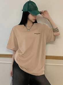DAZY 女士休闲宽松标语印花T恤，夏季图案T恤 - 卡其色 - 查看 3
