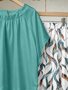 Rusticease Plus Size Women's Solid Color Raglan Sleeve Shirt And Allover Print Mini Skirt 2-Piece Set, Suitable For Vacation - Multicolor - View 4