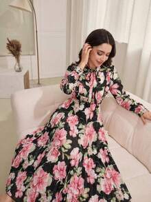 Modelyn Ruffled Tie Collar Pleated Floral Print Dress - Black - View 5