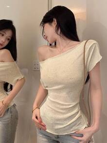 DAZY Áo thun nữ đính sequin dáng rộng, cổ lệch, eo thắt - trắng - Xem 8
