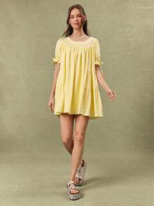 WESTFADE Vestido mini de muñeca con escote de ojo de cerradura, mangas cortas con pétalos y volantes - Amarillo claro - Ver 3
