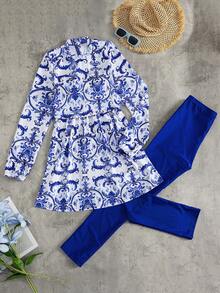 Swim Mulvari Ensemble bikini 2 pièces bleu et blanc pour femmes, Top à manches longues avec imprimé vintage en porcelaine bleu et blanc assorti à un pantalon de couleur unie, protection de la peau pour l'été, col montant avec fermeture éclair, style méditerranéen de luxe, élégant et sophistiqué pour adulte, ambiance décontractée de villégiature, plage et île - Bleu et Blanc - Voir 5