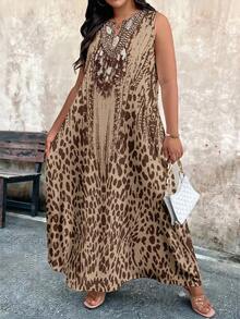 EMERY ROSE Gaun Fashion Tanpa Lengan Ukuran Besar untuk Wanita dengan Leher V dan Motif Leopard - MultiWarna - View 3