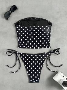 Swim SXY 2026新款女士夏季沙滩度假蕾丝边饰无肩带露背性感优雅黑白波点印花荷叶边系带吊带比基尼，女士波点泳衣，波点泳装，波点比基尼套装，女士波点印花荷叶边无肩带上衣和侧系带泳裤，性感沙滩吊带泳衣套装 - 黑與白 - 查看 2