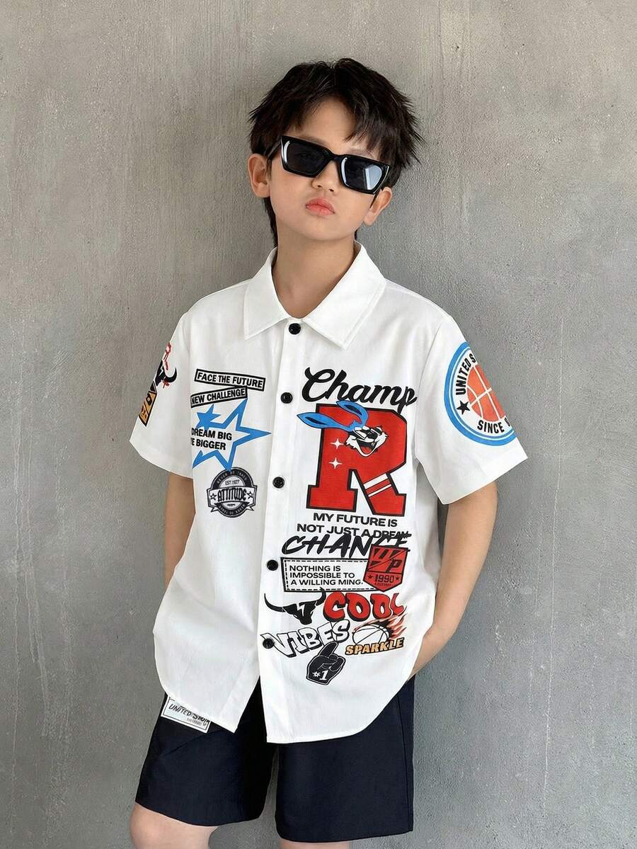 SHEIN 青少年男童休闲宽松街头风字母印花Polo领短袖衬衫,适合通勤、上学、日常休闲穿着、运动、春夏穿着。 - 彩色 - 查看 1