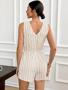 SHEIN Frenchy Mono corto de verano casual y sencillo para mujer con botones decorativos y cintura elástica, monos cortos de mujer, mono de lino cómodo para mujer - Albaricoque - Ver 3