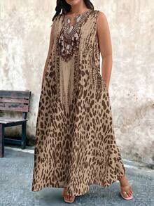 EMERY ROSE Gaun Fashion Tanpa Lengan Ukuran Besar untuk Wanita dengan Leher V dan Motif Leopard - MultiWarna - View 1