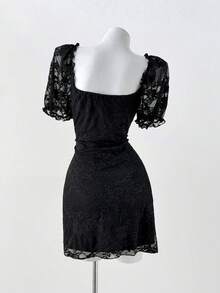 SHEIN Tall CURVE Gaun Lengan Pendek Leher Pita Renda Ukuran Besar - Hitam - View 2