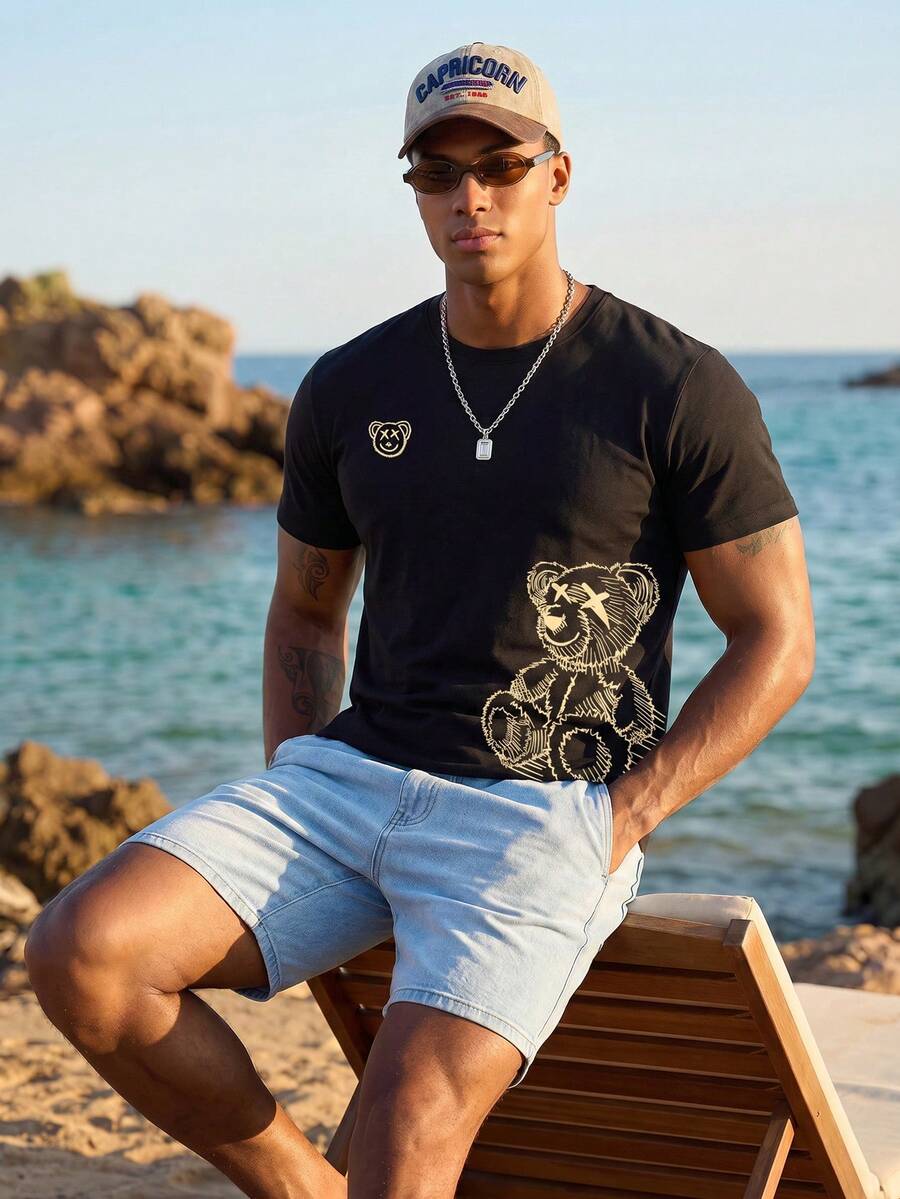 Manfinity EZcore Camiseta negra holgada de talla grande para hombres, diseño minimalista. Ropa de estilo callejero para hombres jóvenes. Estampado de oso, gráfico de oso de peluche, cómoda, moderna, casual, estilo diario, artículo de moda callejera perfecto, también un excelente regalo para novio o esposo. Versátil, estilo de viaje. Camiseta gráfica para hombres, camisetas novedosas para hombres, camiseta de oso de peluche - Negro - Ver 1