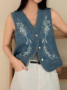 Women's V-Neck Sleeveless Embroidered Elegant Denim Vest, Vacation Style Summer - Light Wash - View 2