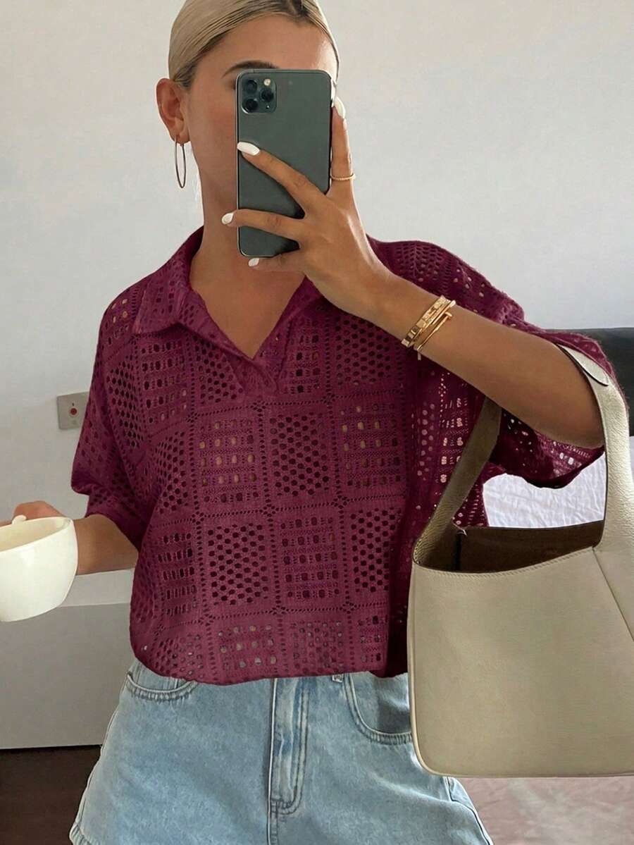 DAZY Áo thun nữ mùa hè dáng rộng cổ polo tay ngắn chất liệu vải dệt họa tiết khoét lỗ - Màu Đỏ Sâu - Xem 1