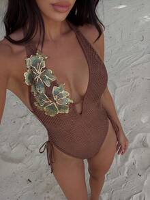 Bonvoyette Traje de baño de una pieza con escote halter y espalda descubierta, ropa de playa de moda para piscina, fiesta de Año Nuevo, Navidad, esencial de influencer, primavera/verano, elegante y sexy de punto calado con textura y grandes flores con lentejuelas - Marrón - Ver 2