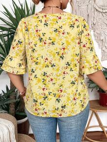 SHEIN Clasi 女士V领荷叶边双层印花花瓣袖衬衫 - 淡黃色 - 查看 2