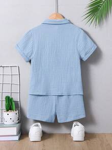 SHEIN 男童休闲简约纯棉短袖衬衫短裤套装（2件），适合日常穿着、上学、外出、度假、旅行、休闲、日光浴、春夏穿着。 - 淺藍色 - 查看 2
