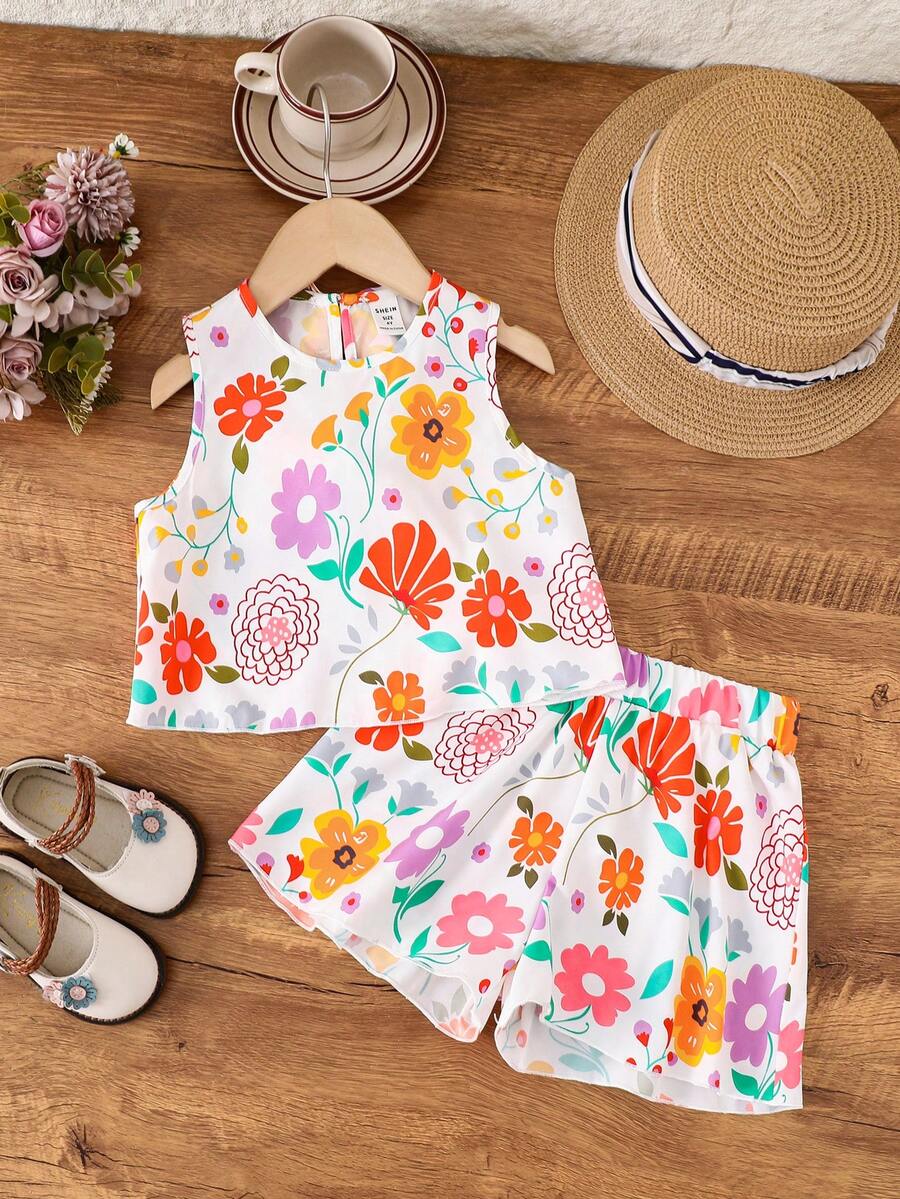 SHEIN Bộ 2 món áo và quần short họa tiết hoa nhí cho bé gái. - Nhiều màu - Xem 1