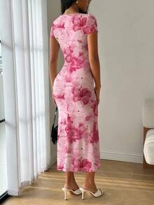 Modelyn Vestido ajustado con cuello cuadrado, volantes y bajo de sirena para el verano - Multicolor - Ver 6