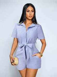 SOLERSUN Combinaison courte femme à manches courtes avec boutons, ceinture à la taille, poches, col chemise. Combinaison courte décontractée de bureau ou de vacances, design chemise élégante avec motif floral aléatoire - Bleu marine - Voir 8