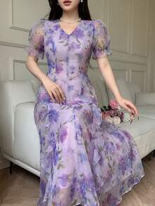 Feyla Đầm nữ thanh lịch cổ chữ V họa tiết hoa, tay ngắn xòe xếp ly. - Màu tím - Xem 3