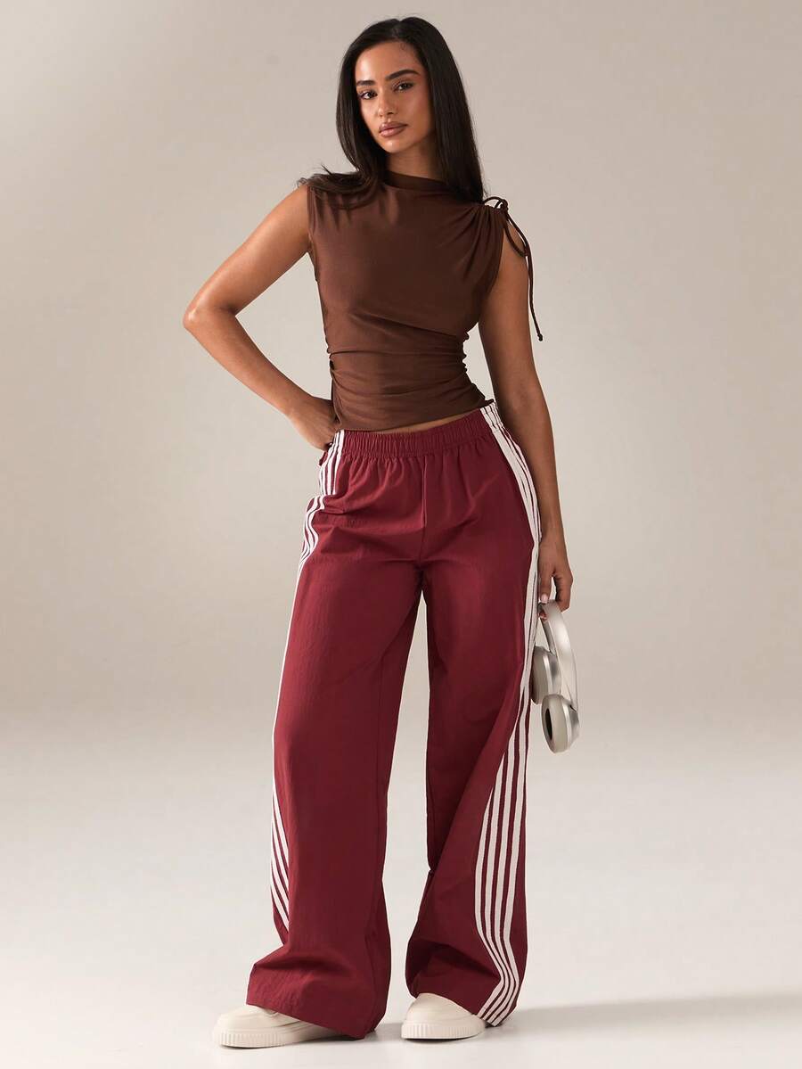 SHEIN BAE توب رياضي مطابق بياقة مطوية بدون أكمام ذو لون أحادي، صيفي - بني - مشاهدة 1