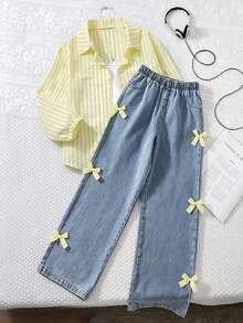SHEIN Bộ đồ 3 món mùa xuân/thu cho bé gái: Áo sơ mi dài tay kẻ sọc hồng + quần yếm denim, kết hợp với quần jeans ống rộng màu xanh nhạt có nơ trang trí, trang phục thường ngày ngọt ngào và thoải mái. - Màu vàng - Xem 1
