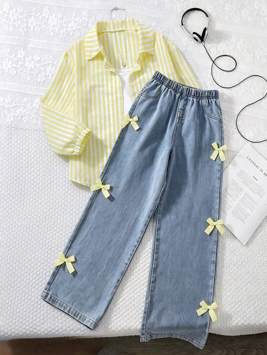 SHEIN Bộ đồ 3 món mùa xuân/thu cho bé gái: Áo sơ mi dài tay kẻ sọc hồng + quần yếm denim, kết hợp với quần jeans ống rộng màu xanh nhạt có nơ trang trí, trang phục thường ngày ngọt ngào và thoải mái. - Màu vàng - Xem 1