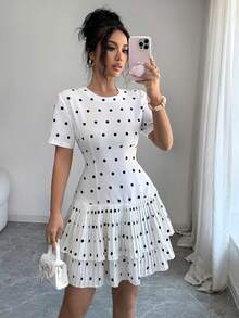 SHEIN Franclia Vestido corto de mujer de estilo francés vintage, elegante y dulce, con lunares blancos, cintura ceñida y múltiples capas plisadas, adecuado para una cita - Blanco - Ver 7