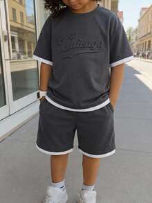 SHEIN Conjunto de 2 piezas de camiseta y pantalones cortos casuales para niños y preadolescentes, gris oscuro, ropa de calle de verano, escuela, vuelta al colegio, actividades al aire libre, vacaciones de verano, playa, salidas - Gris Oscuro - Ver 6