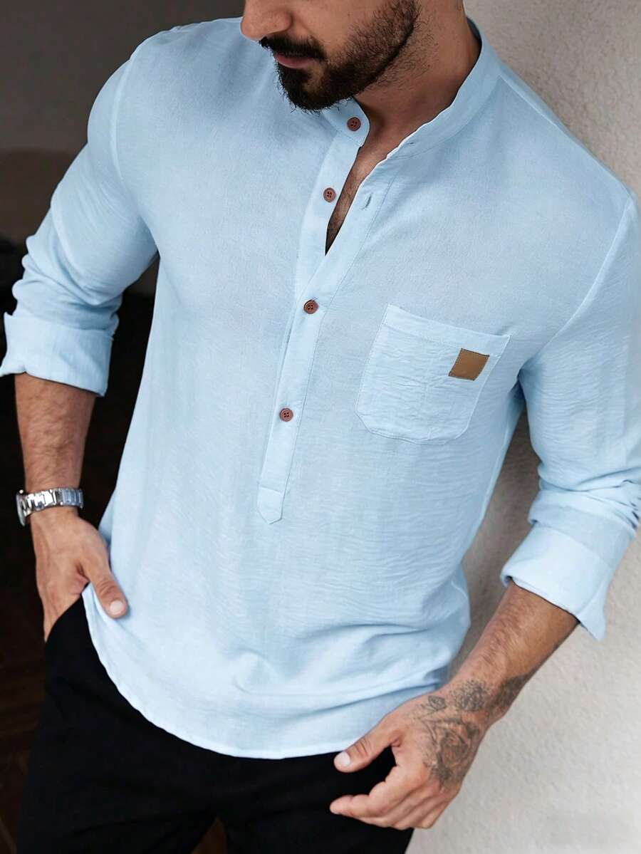 Manfinity CasualCool 男士时尚度假风纹理纽扣长袖口袋衬衫 - 淺藍色 - 查看 1