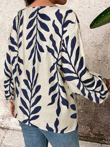 EMERY ROSE Damen Große Größen V-Ausschnitt Knopfdekor Lässige Lose Bequeme Urlaubs Blatt Muster Langarm Lässige Bluse, Frühling/Sommer - marineblau - Übersicht 2