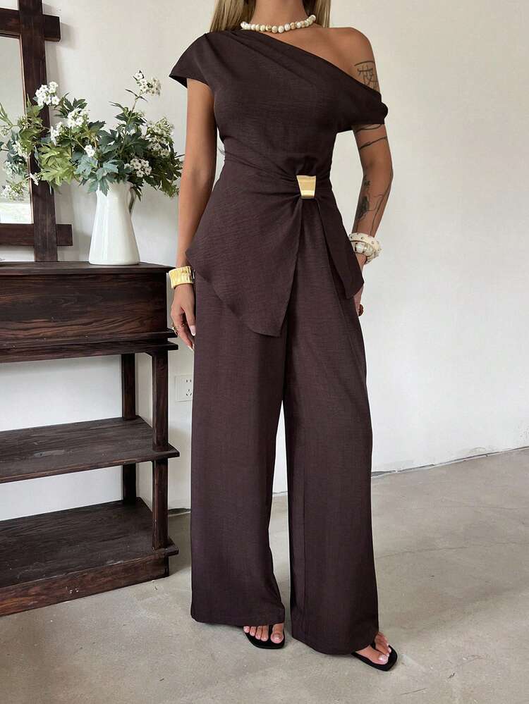 Summer Minimalist Elegant Metal Decor Asymmetrical Shoulder Top And Pants 2 Pieces Set